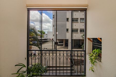 Sala - Varanda de apartamento para alugar com 2 quartos, 73m² em Sarandi, Porto Alegre