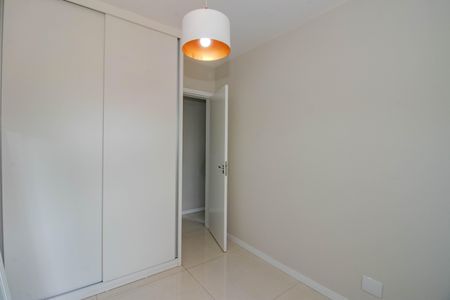 Quarto 1 de apartamento para alugar com 2 quartos, 73m² em Sarandi, Porto Alegre
