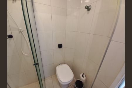Apartamento para alugar com 100m², 2 quartos e 1 vaga Apartamento para alugar com 100m², 2 quartos e 1 vagaBanheiro da Suíte 2