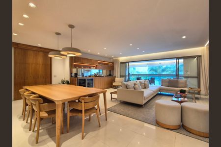 Apartamento à venda com 260m², 4 quartos e 3 vagasSala 