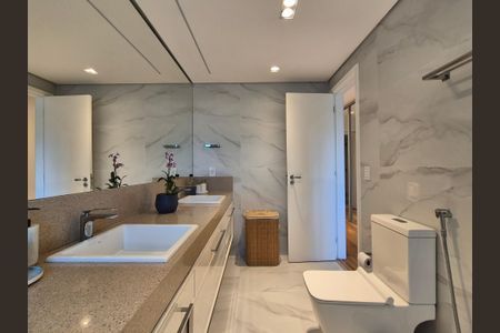 Apartamento à venda com 260m², 4 quartos e 3 vagasBanheiro 