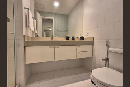 Apartamento à venda com 260m², 4 quartos e 3 vagasBanheiro 