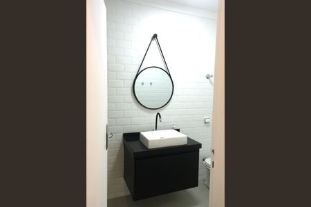 Banheiro de apartamento para alugar com 1 quarto, 50m² em Aparecida, Santos