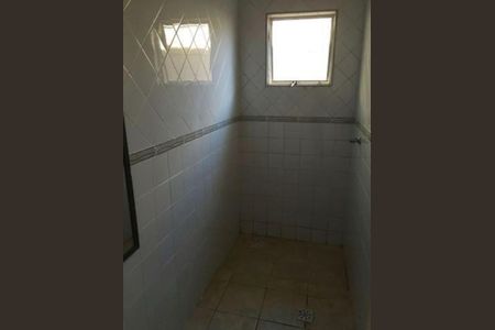 Banheiro de casa para alugar com 2 quartos, 54m² em Vila Suissa, Mogi das Cruzes