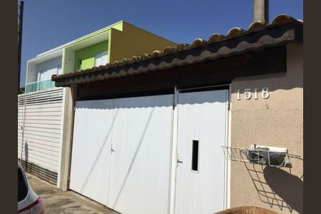 Casa para alugar com 54m², 2 quartos e 1 vagaFachada