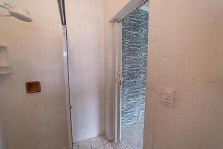 Banheiro de casa para alugar com 1 quarto, 38m² em Jardim Nordeste, São Paulo