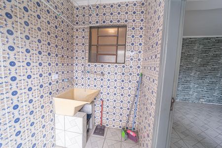 Casa para alugar com 38m², 1 quarto e 1 vagaÁrea de Serviço