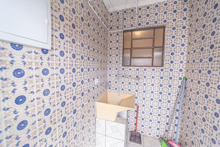 Casa para alugar com 38m², 1 quarto e 1 vagaÁrea de Serviço