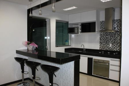 Cozinha de casa à venda com 3 quartos, 250m² em Europa, Contagem