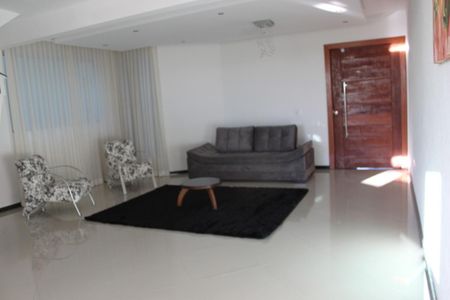 Sala de casa à venda com 3 quartos, 250m² em Europa, Contagem