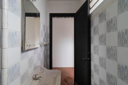 Casa para alugar com 459m², 4 quartos e 3 vagas Casa para alugar com 459m², 4 quartos e 3 vagasEdícula - Banheiro