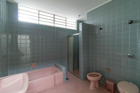 Casa para alugar com 459m², 4 quartos e 3 vagas Casa para alugar com 459m², 4 quartos e 3 vagasBanheiro