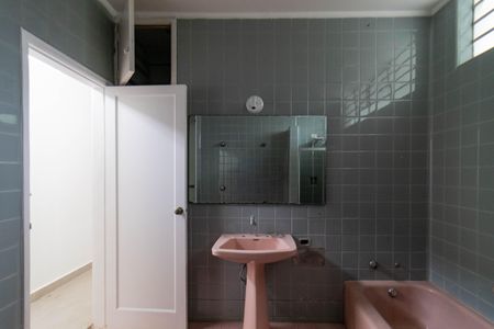 Casa para alugar com 459m², 4 quartos e 3 vagas Casa para alugar com 459m², 4 quartos e 3 vagasBanheiro