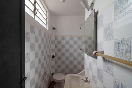 Casa para alugar com 459m², 4 quartos e 3 vagas Casa para alugar com 459m², 4 quartos e 3 vagasEdícula - Banheiro