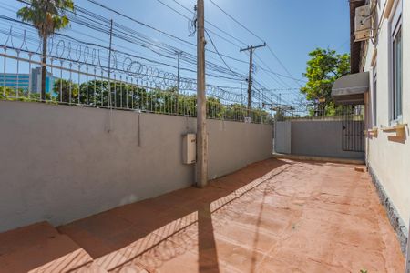Casa para alugar com 102m², 3 quartos e 2 vagas Casa para alugar com 102m², 3 quartos e 2 vagasQuintal