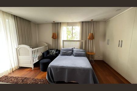 Casa de condomínio à venda com 329m², 4 quartos e 3 vagasQuarto