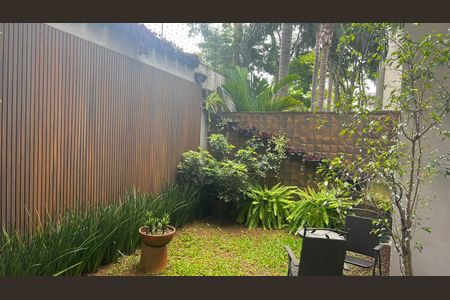 Casa de condomínio à venda com 329m², 4 quartos e 3 vagasÁrea externa