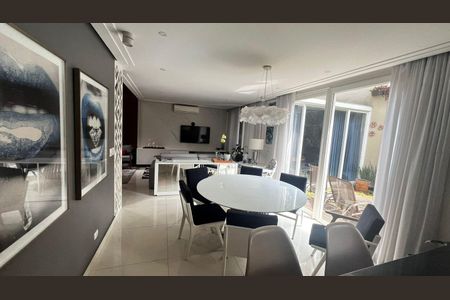 Sala de casa de condomínio à venda com 4 quartos, 329m² em Jardim Cordeiro, São Paulo