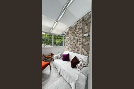 Casa de condomínio à venda com 329m², 4 quartos e 3 vagasvaranda