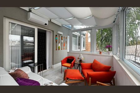 Casa de condomínio à venda com 329m², 4 quartos e 3 vagasvaranda