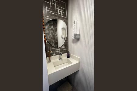 Casa de condomínio à venda com 329m², 4 quartos e 3 vagasBanheiro