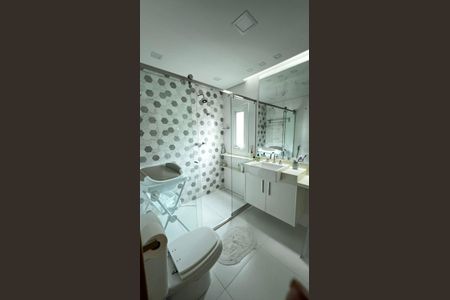 Casa de condomínio à venda com 329m², 4 quartos e 3 vagasBanheiro