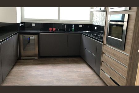 Casa de condomínio à venda com 329m², 4 quartos e 3 vagasCozinha