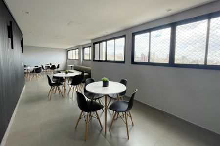 Apartamento à venda com 42m², 2 quartos e 1 vaga Apartamento à venda com 42m², 2 quartos e 1 vagaÁrea comum - Salão de festas