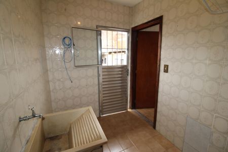 Casa para alugar com 76m², 2 quartos e 1 vagaÁrea de Serviço