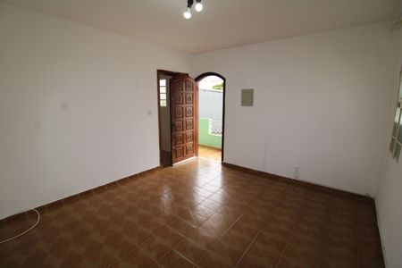 Sala de casa para alugar com 2 quartos, 76m² em Chora Menino, São Paulo