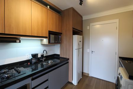 Cozinha de apartamento para alugar com 1 quarto, 25m² em Vila Butantã, São Paulo
