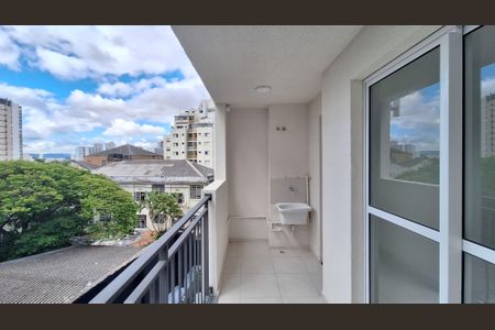 Apartamento à venda com 41m², 2 quartos e sem vaga Apartamento à venda com 41m², 2 quartos e sem vagaVaranda e área de serviço