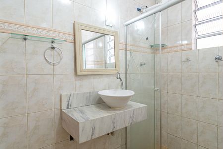 Apartamento para alugar com 60m², 2 quartos e sem vagaBanheiro