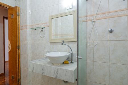 Apartamento para alugar com 60m², 2 quartos e sem vagaBanheiro