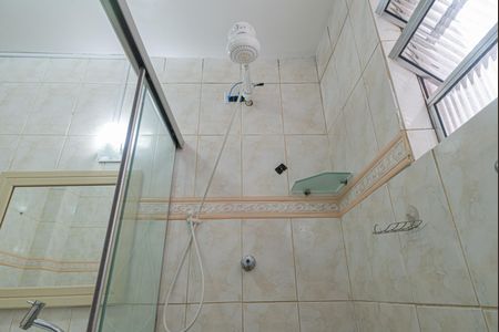 Apartamento para alugar com 60m², 2 quartos e sem vagaBanheiro