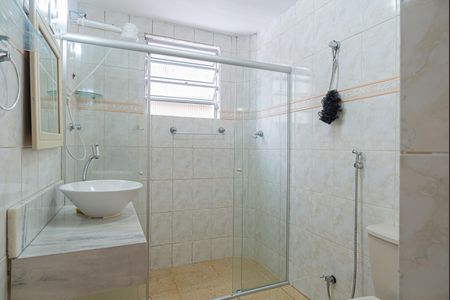 Apartamento para alugar com 60m², 2 quartos e sem vagaBanheiro