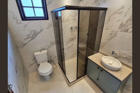 Casa para alugar com 100m², 3 quartos e 1 vaga Casa para alugar com 100m², 3 quartos e 1 vagaBanheiro social