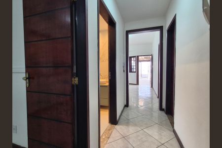 Casa para alugar com 100m², 3 quartos e 1 vaga Casa para alugar com 100m², 3 quartos e 1 vagaCorredor