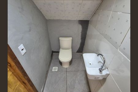 Casa para alugar com 100m², 3 quartos e 1 vaga Casa para alugar com 100m², 3 quartos e 1 vagaBanheiro