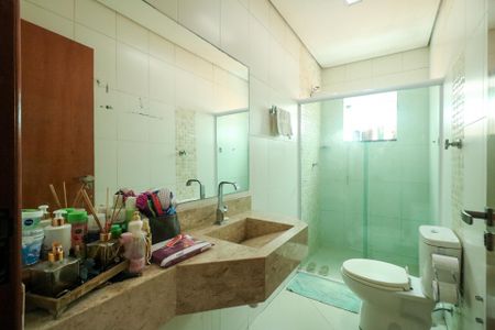 Casa à venda com 125m², 2 quartos e 2 vagas Casa à venda com 125m², 2 quartos e 2 vagasBanheiro