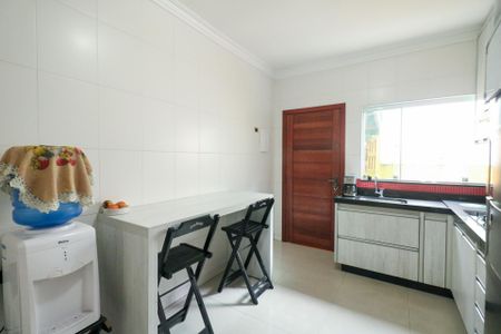 Casa à venda com 125m², 2 quartos e 2 vagas Casa à venda com 125m², 2 quartos e 2 vagasCozinha