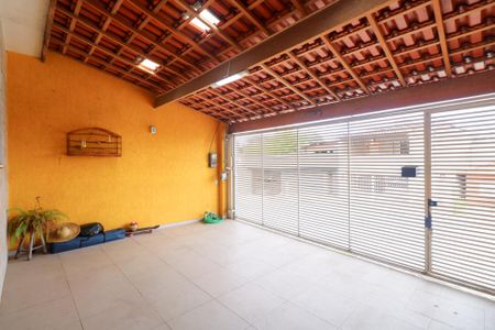Casa à venda com 125m², 2 quartos e 2 vagas Casa à venda com 125m², 2 quartos e 2 vagasGaragem