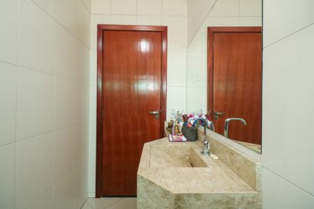 Casa à venda com 125m², 2 quartos e 2 vagas Casa à venda com 125m², 2 quartos e 2 vagasBanheiro