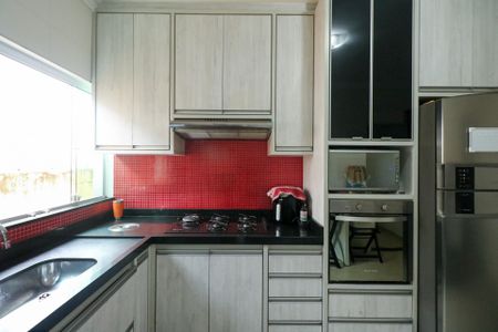 Casa à venda com 125m², 2 quartos e 2 vagas Casa à venda com 125m², 2 quartos e 2 vagasCozinha