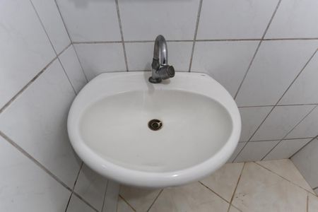 Casa para alugar com 80m², 2 quartos e 1 vaga Casa para alugar com 80m², 2 quartos e 1 vagaBanheiro