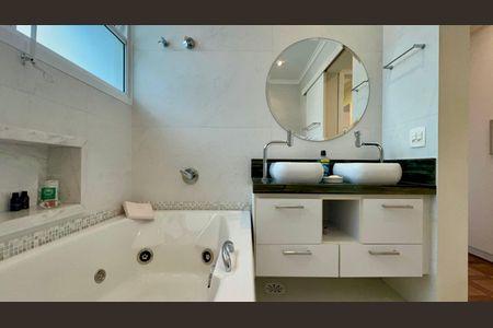 Apartamento à venda com 153m², 2 quartos e 1 vagaBanheiro da Suíte