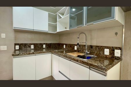 Apartamento à venda com 153m², 2 quartos e 1 vagaCozinha