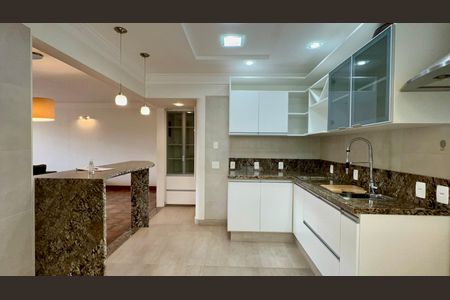 Apartamento à venda com 153m², 2 quartos e 1 vagaCozinha