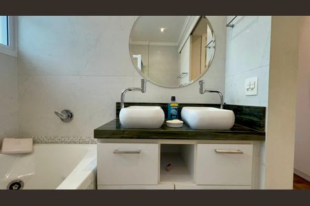 Apartamento à venda com 153m², 2 quartos e 1 vagaBanheiro da Suíte