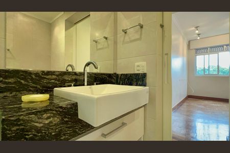 Apartamento à venda com 153m², 2 quartos e 1 vagaBanheiro